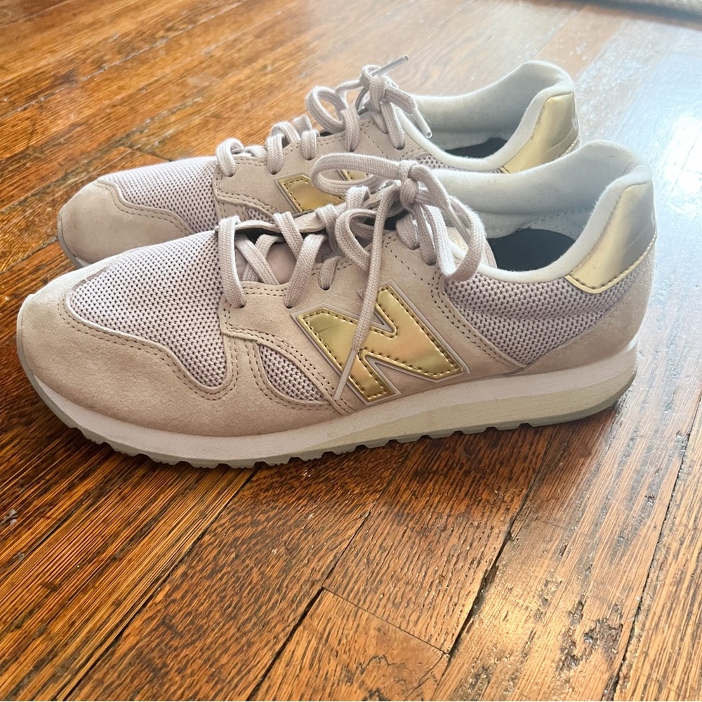 New Balance 520 Sneakers Gold and Cream - Picture 2 of 4